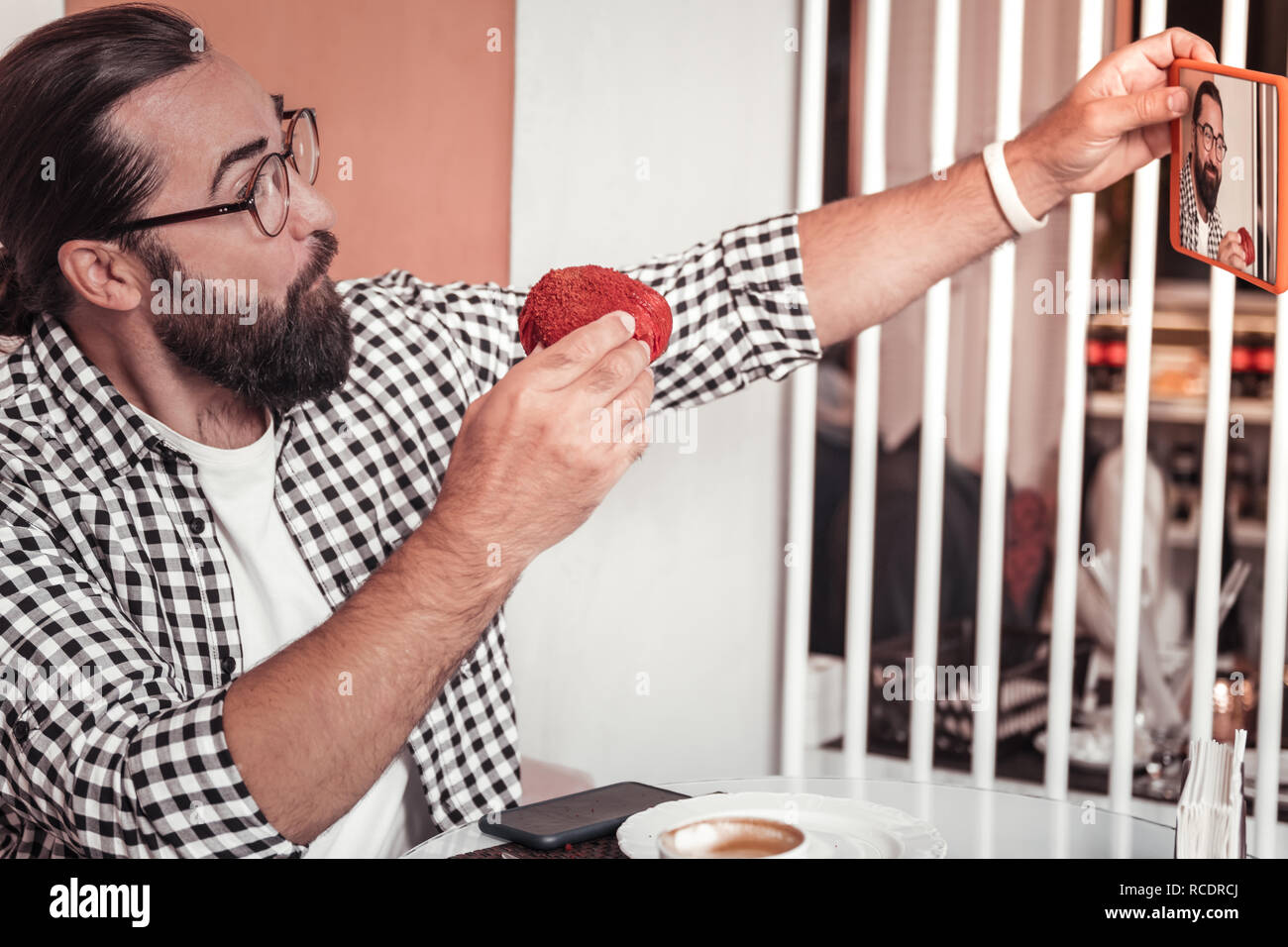Boasting with friends hi-res stock photography and images - Alamy