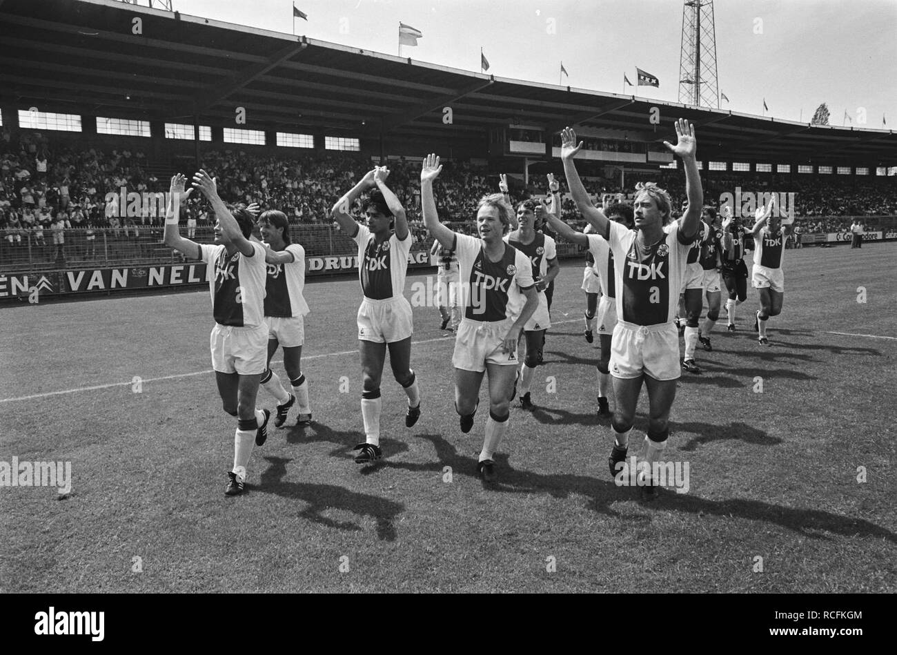 Voetbalwedstrijd finale KNVB beker, Ajax - Sparta: 2-2 - PICRYL - Public  Domain Media Search Engine Public Domain Search