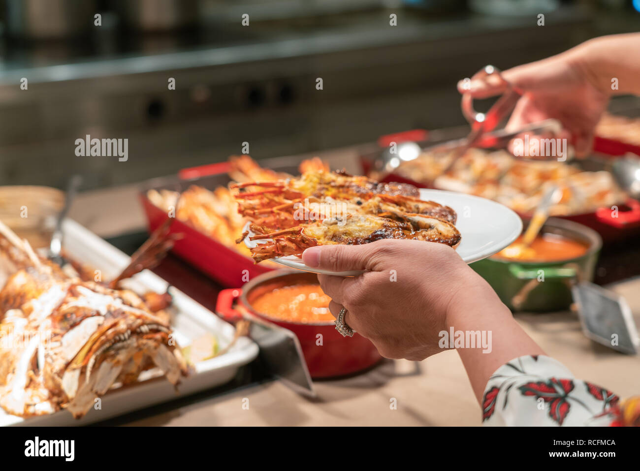 Banquet cuisine lobster seafood hi-res stock photography and images - Alamy