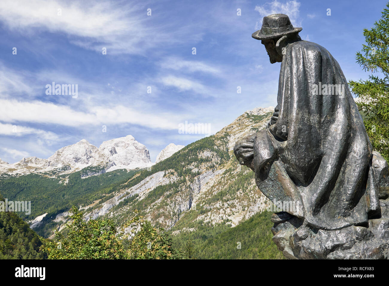 Kugy Monument, Trenta, Soca Valley, Gorenjska, Slovenia.  View to Jalovec in the Julian Alps Stock Photo