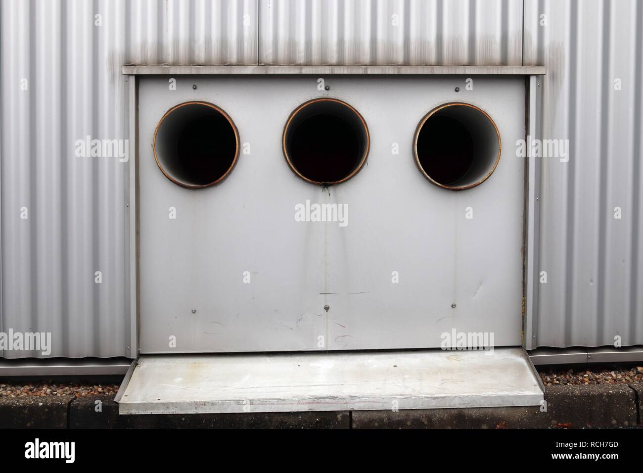 High resolution metal mesh hi-res stock photography and images - Alamy