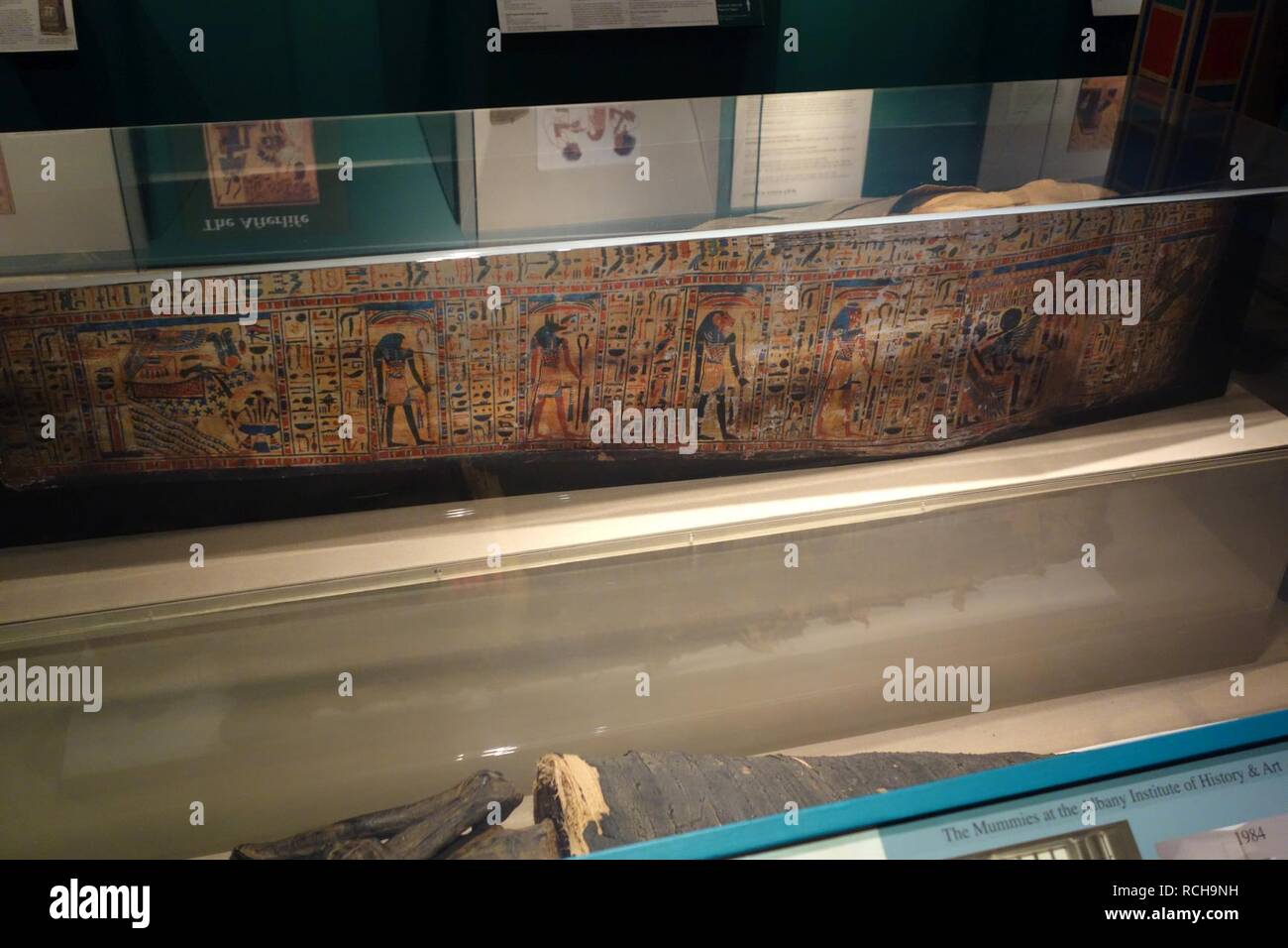Albany Mummies, coffin for Ankhefenmut, priest of the temple of Mut, Dynasty 21, 1069-945 BC - Albany Institute of History and Art Stock Photo