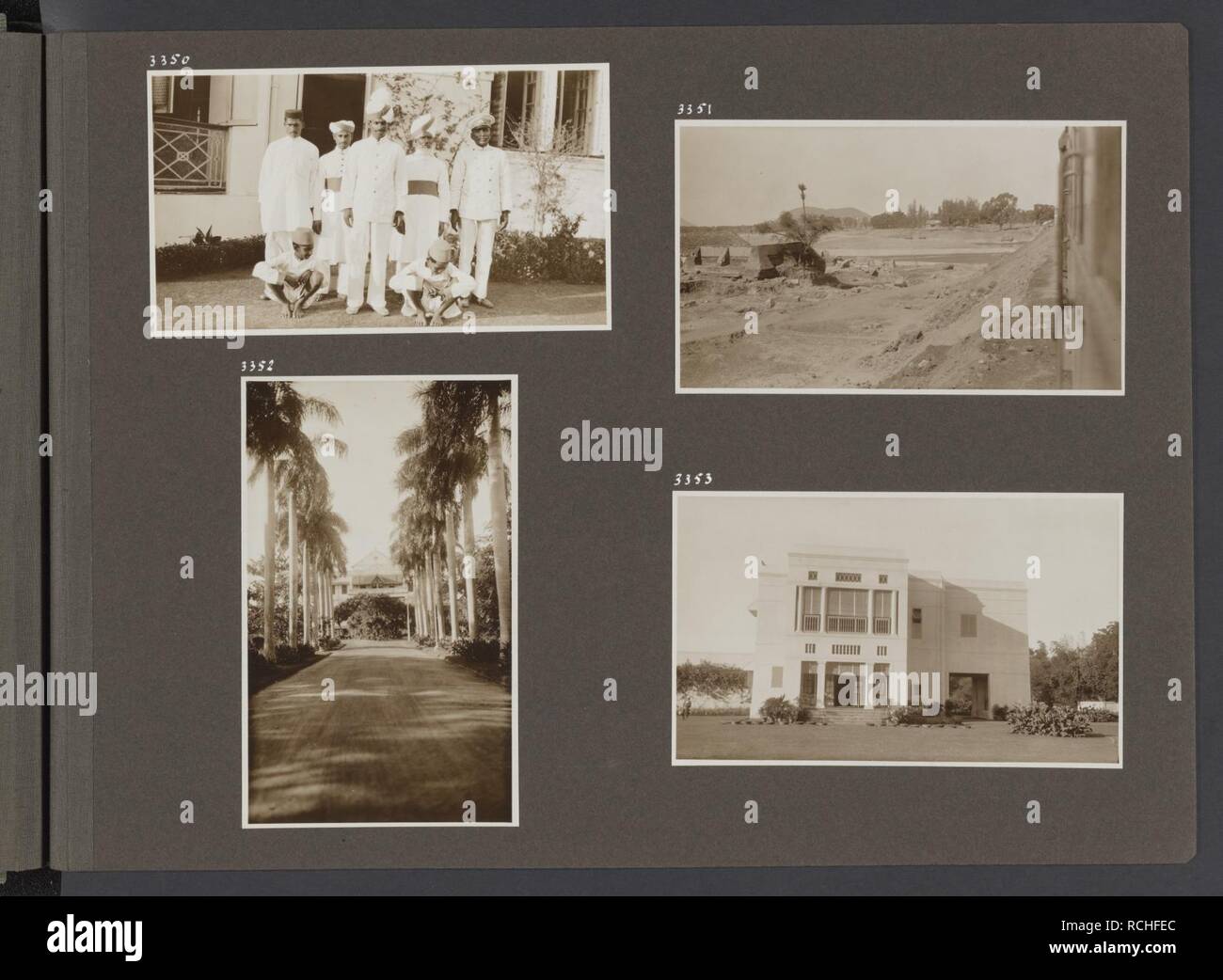 Albumblad met vier fotos. Linksboven bedienend personeel van de ambassade op 3, Bestanddeelnr 36 23. Stock Photo