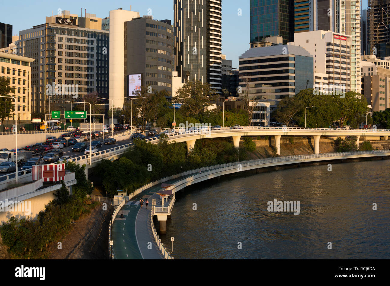 Riverside Expressway and cycleway/walkway, North Quay, Brisbane city centre, Queensland, Australia Stock Photo