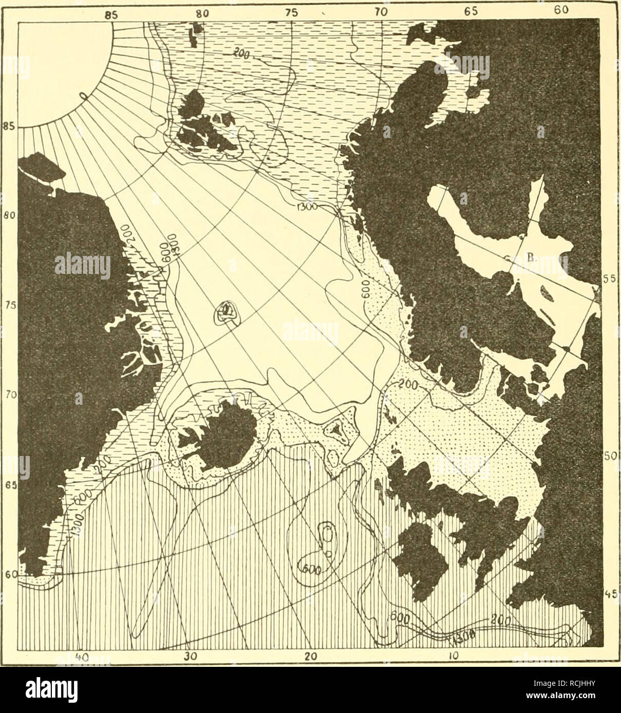 . Die Hydroiden der arktischen Meere : mit Tafel II-IV und Figuren im Text. Hydrozoa. 232 HJALMAR BROCH, oceanographischen Daten gezogen werden. Doch werden die freilebenden Tiere, wie gezeigt, oft dieselben scharfen Grenzen geben können. Festsitzende Tiergruppen aber, bei welchen das Tier seinen Platz nicht ändern kann, auch wenn die hydrographischen Verhältnisse etwas wechseln, werden durch schmälere oder breitere Uebergangsbezirke dazu beitragen, die zoogeographischen Grenzen undeutlich zu machen.. Arktische Tiefseeregion. -——.— Arktische Seichtwasserregion. m Subarktische Region des Mischu Stock Photo