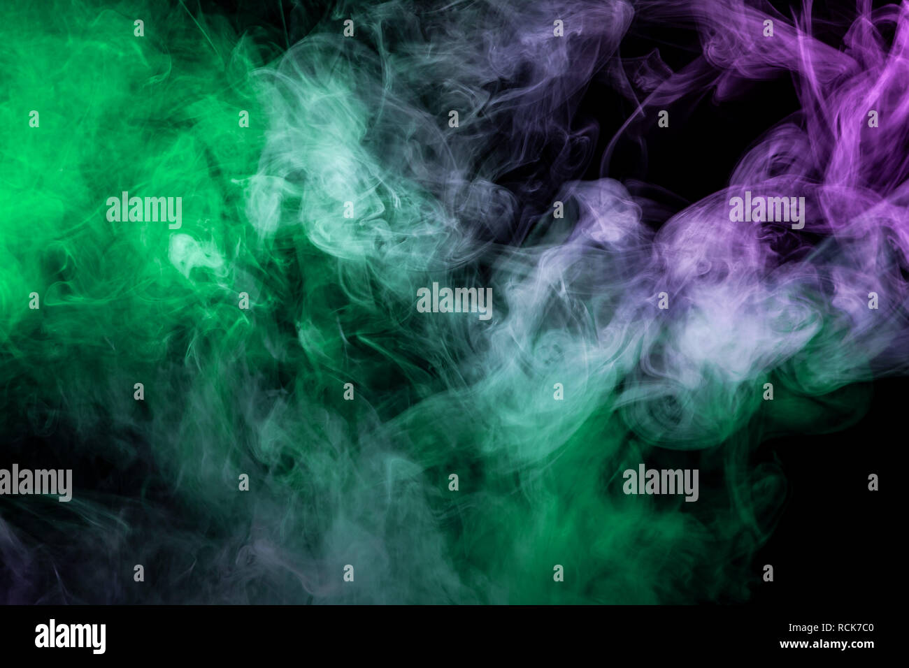 elfbar nachfüll pod läuft aus Background from the Smoke of Vape Stock Photo main image 0