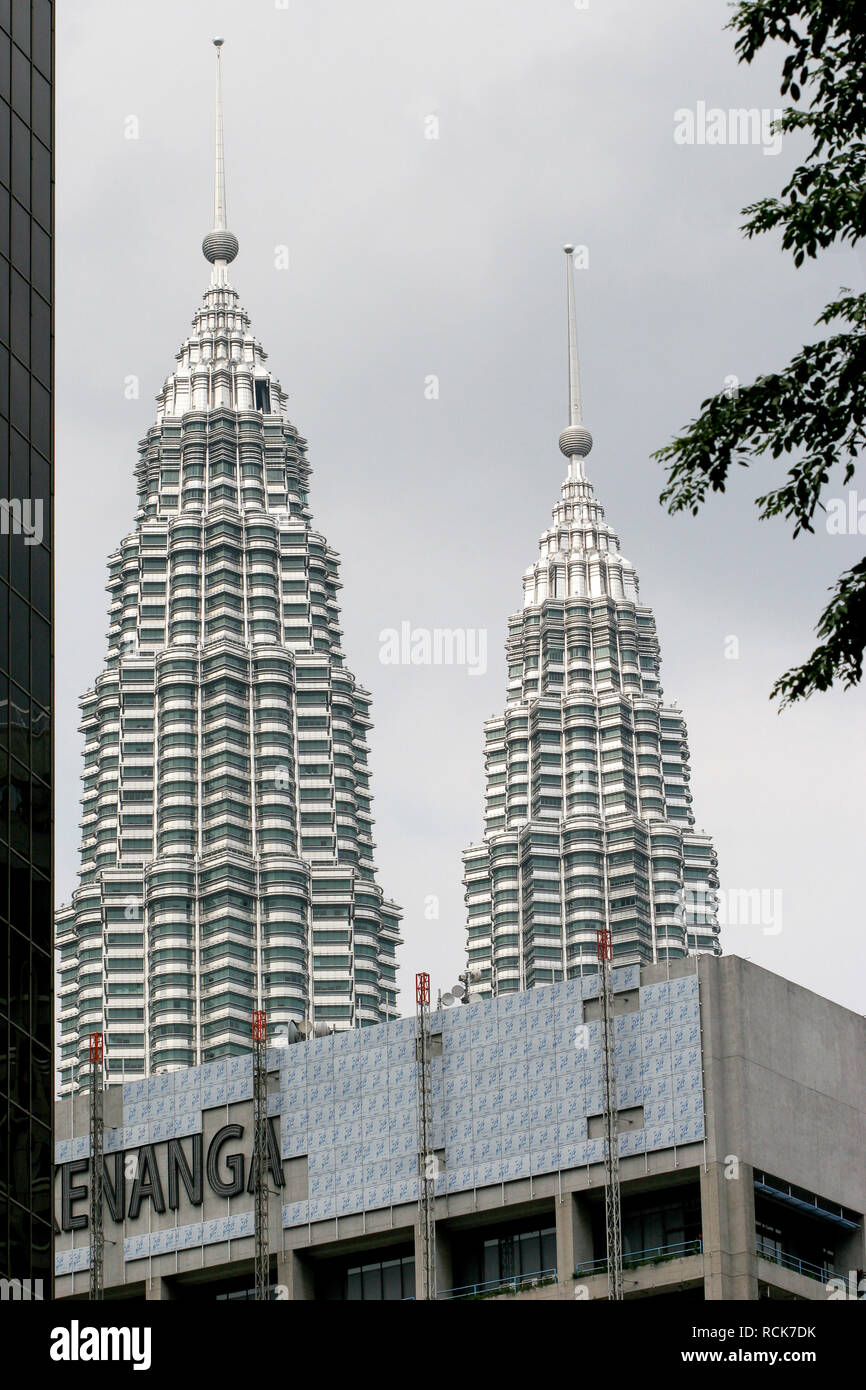 PETRONAS TWIN TOWERS KUala Lumpur Malaysia Stock Photo