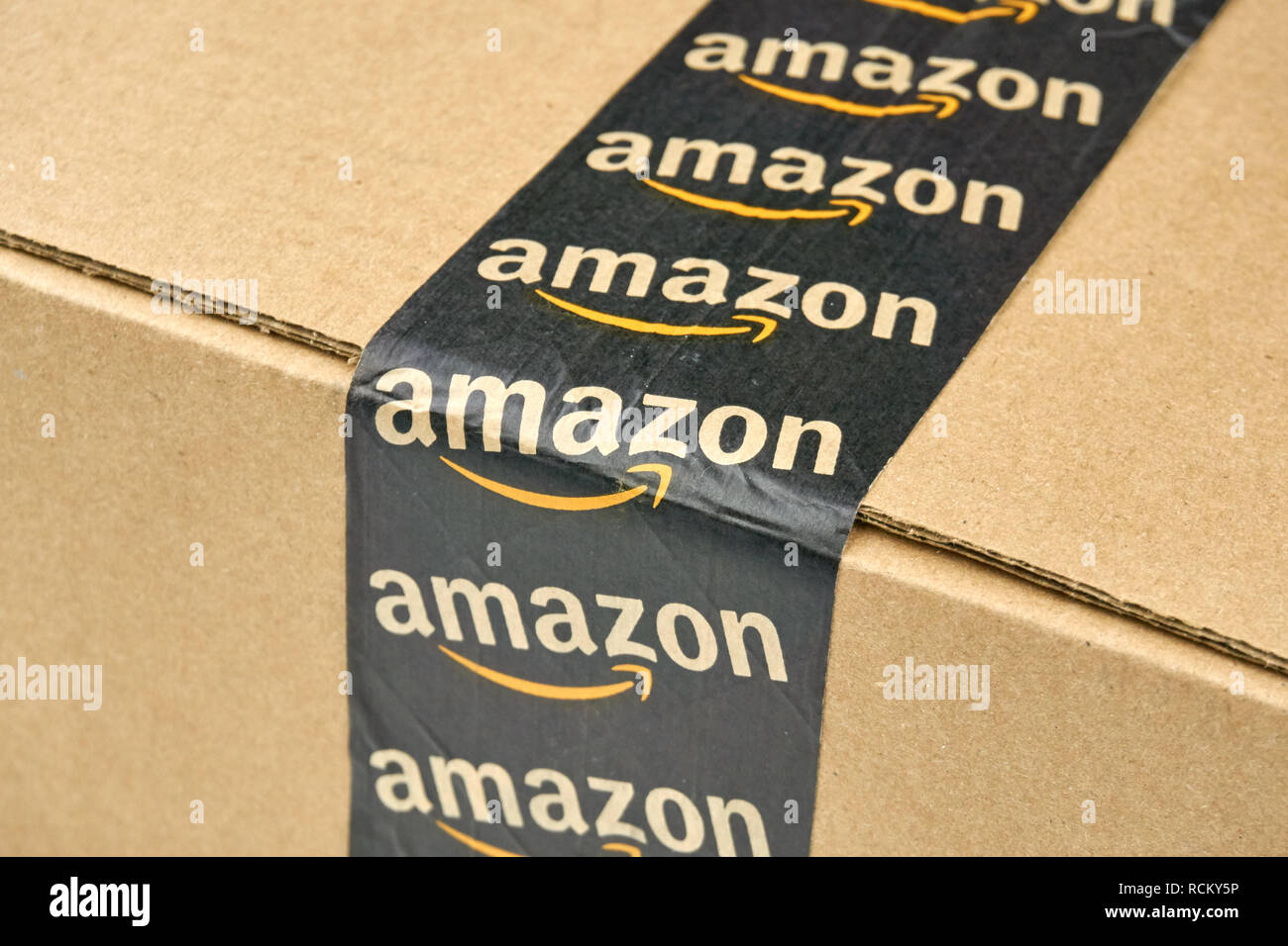 Amazon shipping box hires stock photography and images Alamy