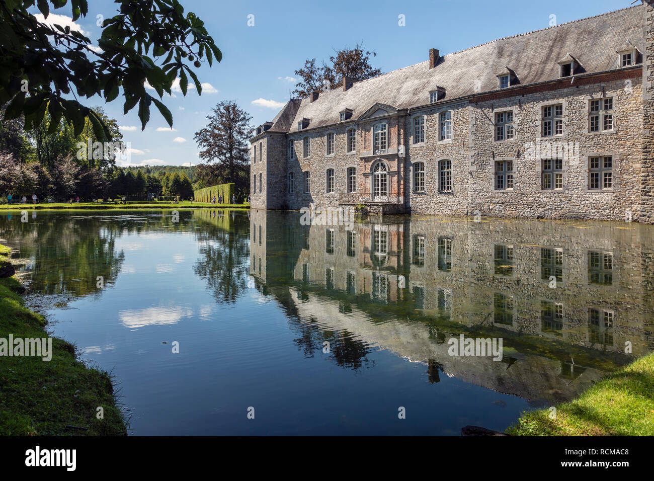 The chateau at Les Jardins d’Annevoie, Annevoie-Rouillon, Wallonia, Belgium Stock Photo