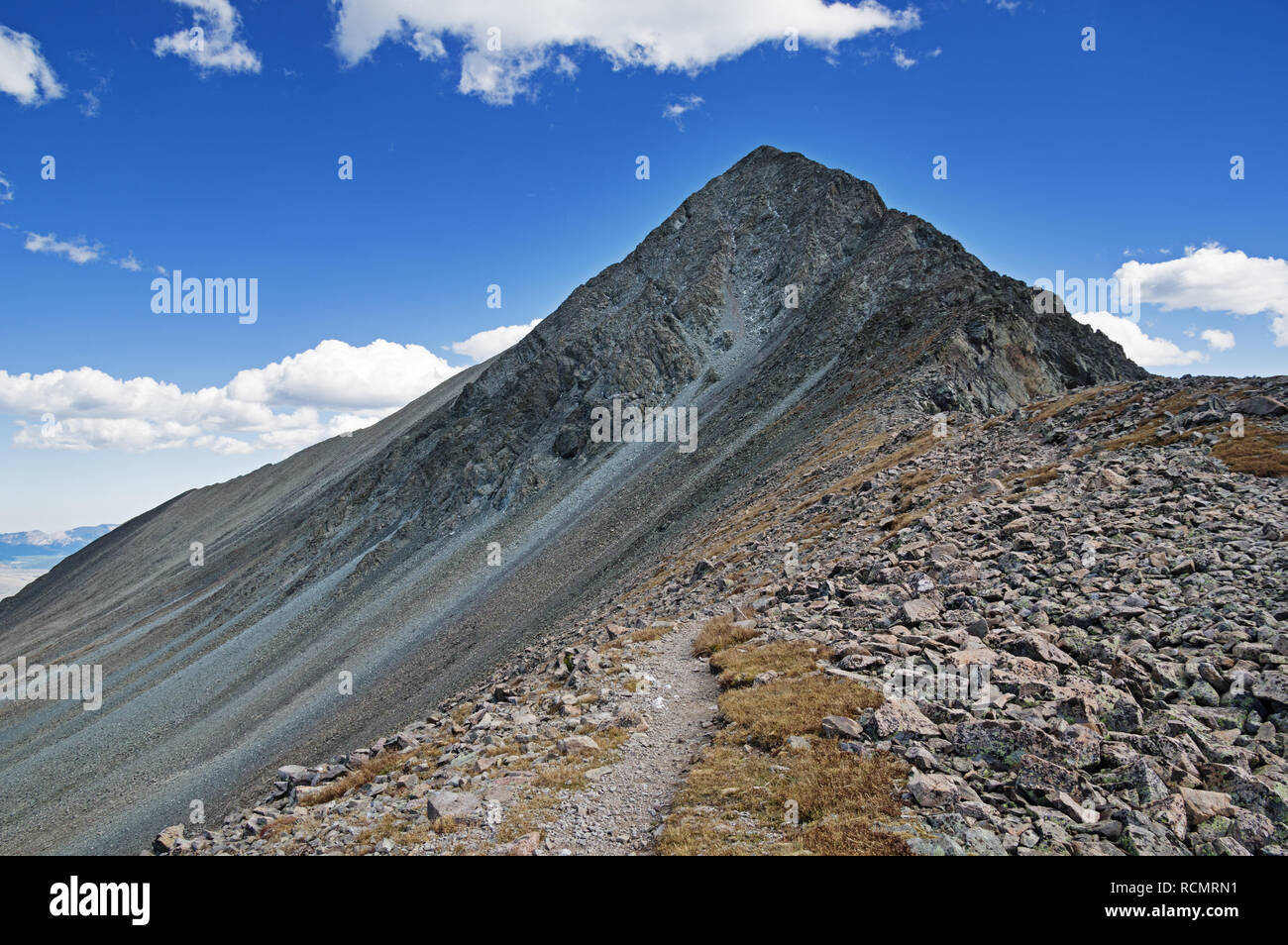 trail towards Mount Lindsey northwest ridge and north slope Stock Photo