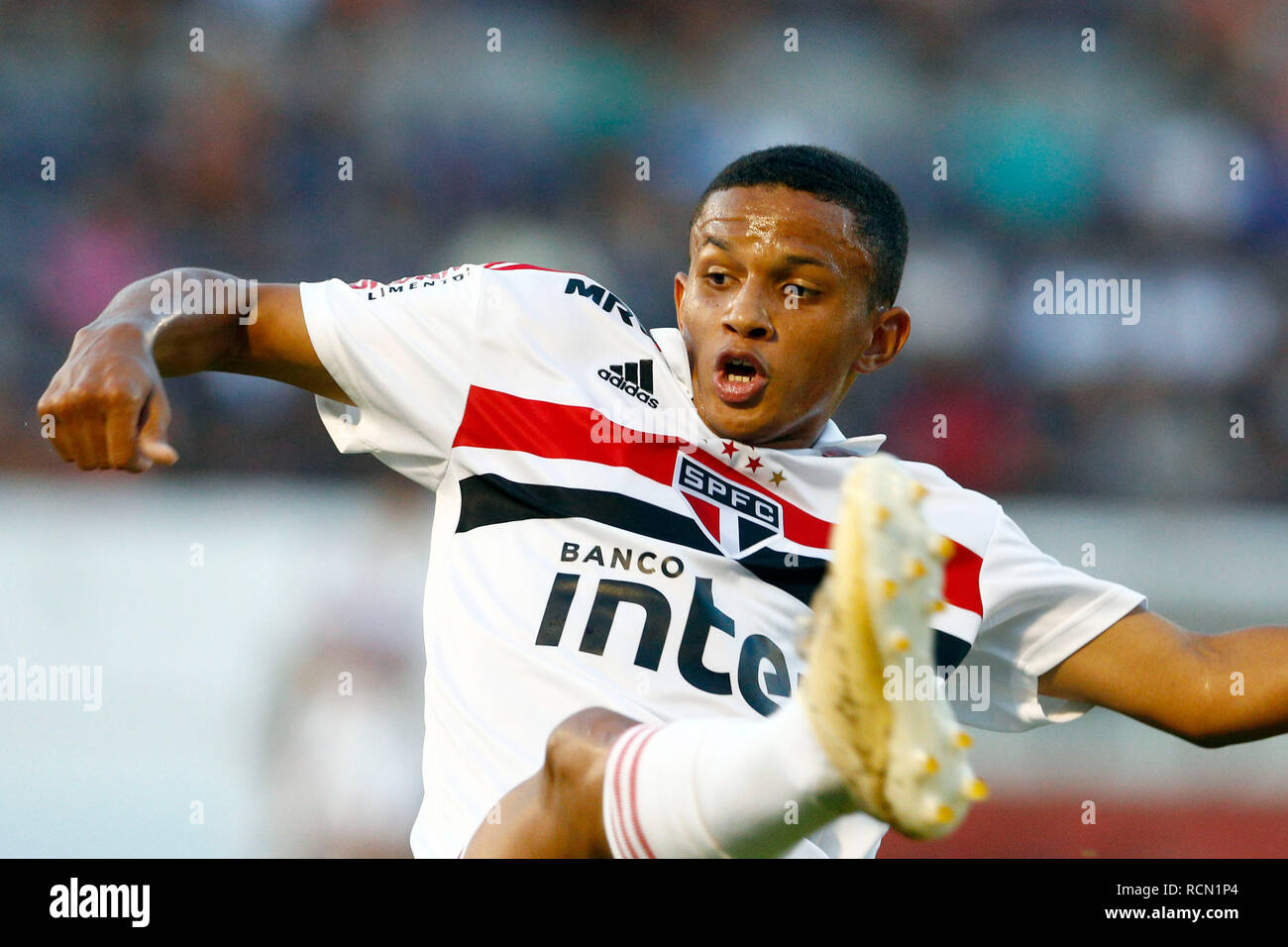 Paulinho hi-res stock photography and images - Page 6 - Alamy