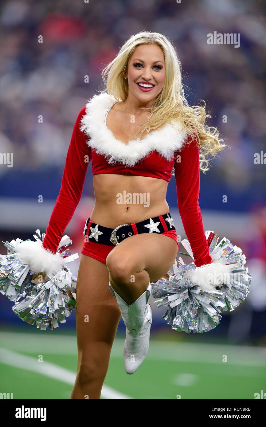 Photo: A Dallas Cowboys Cheerleader performs during the Dallas Cowboys and  Denver Broncos NFL game - ARL2021110716 