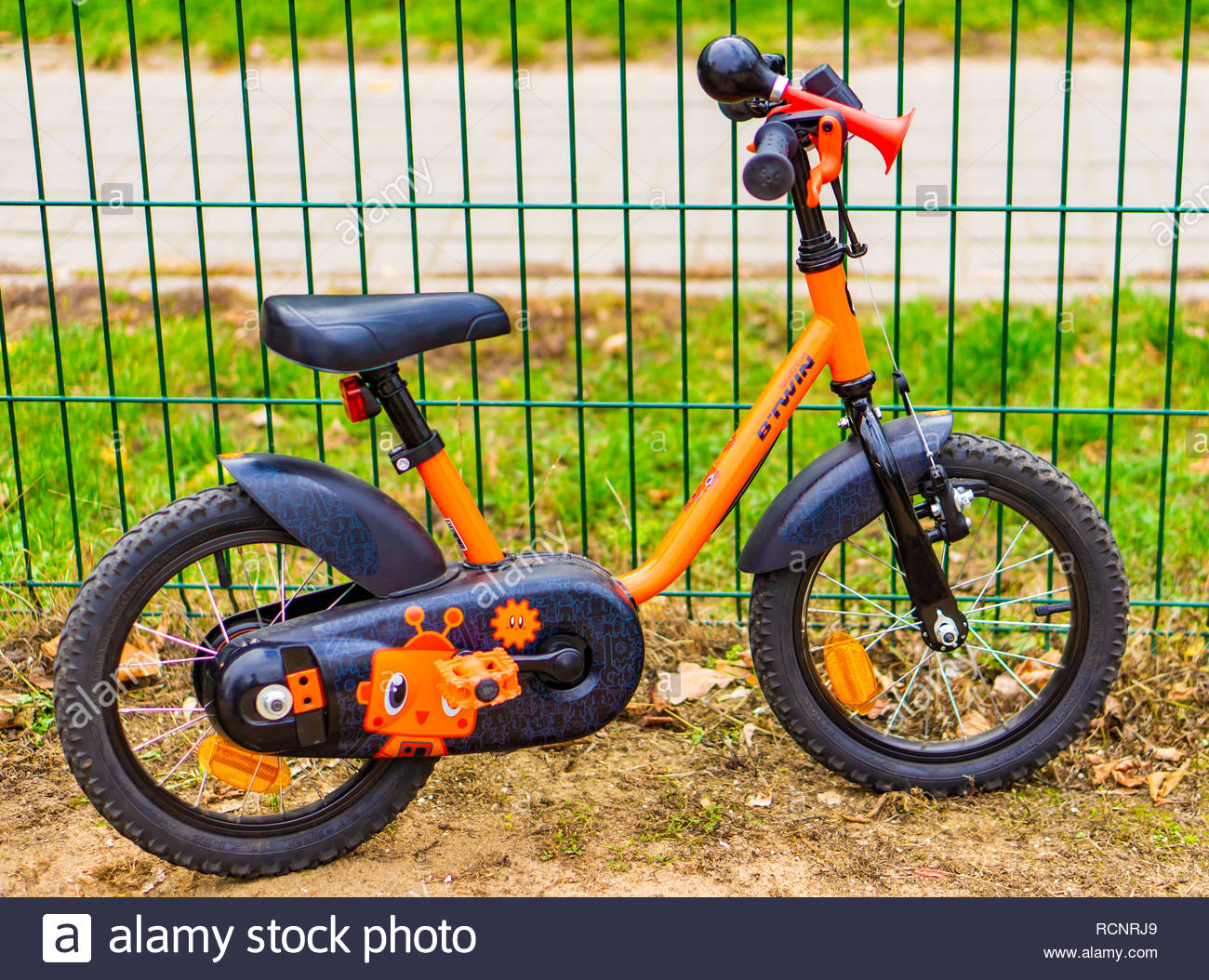 decathlon orange bike