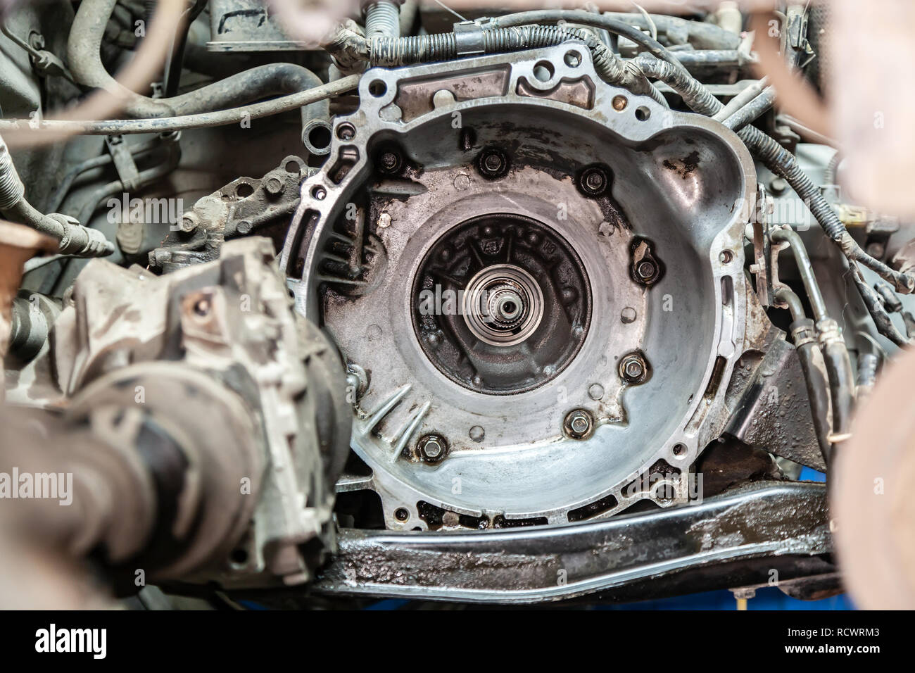 Broken transmission hires stock photography and images Alamy