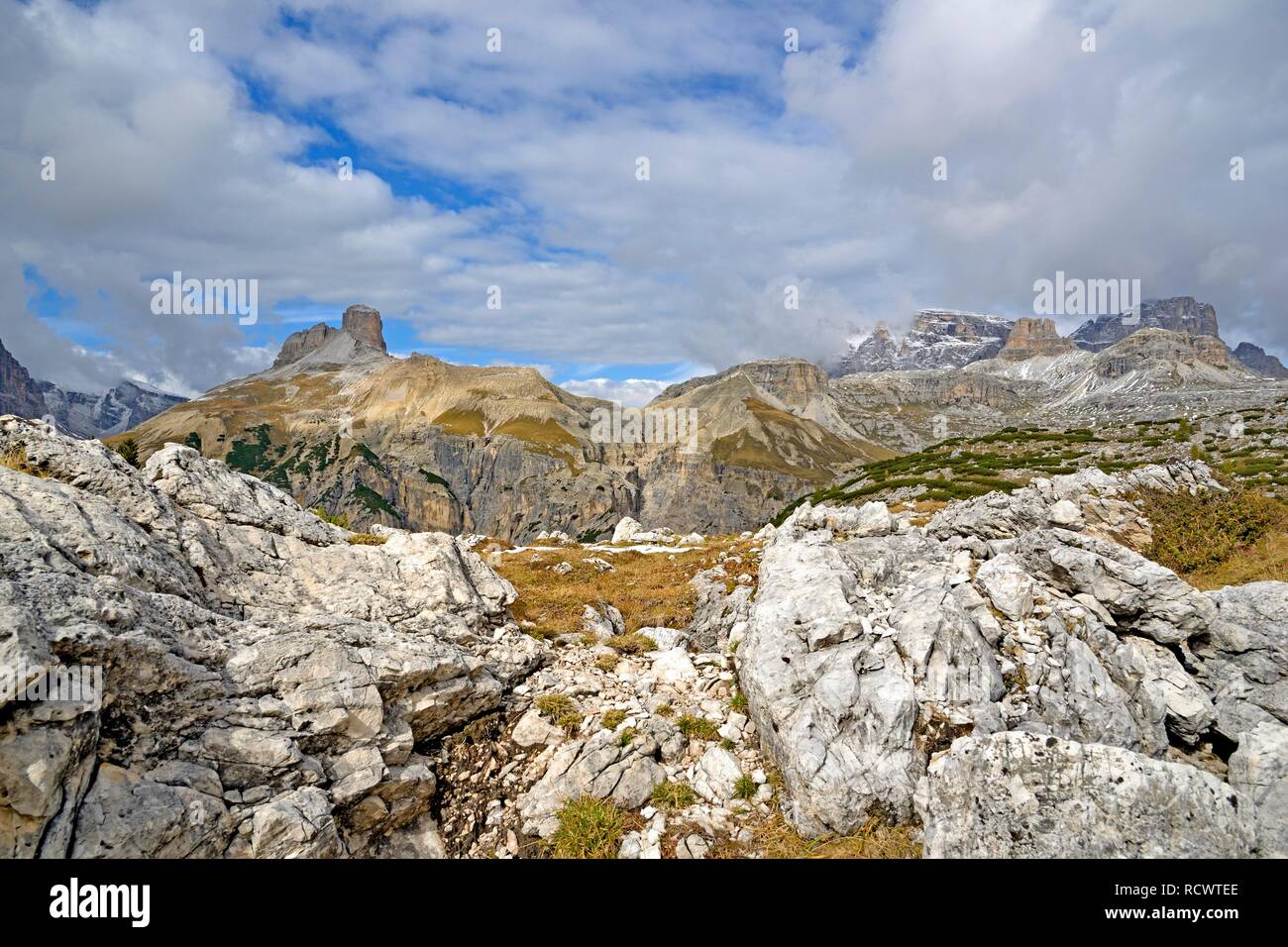 Mountain landscape, view of the Sesto Dolomites, on the left the Schwabenalpenkopf 2687 m, Dolomites High Trail 105 Stock Photo