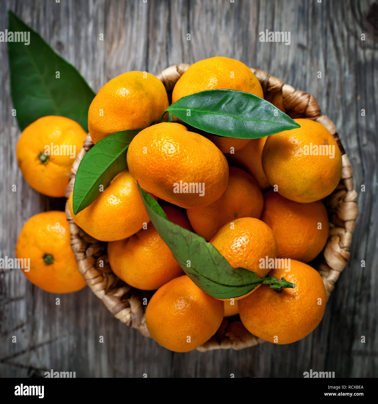 Tangerine With Leaves High Resolution Stock Photography and Images Alamy