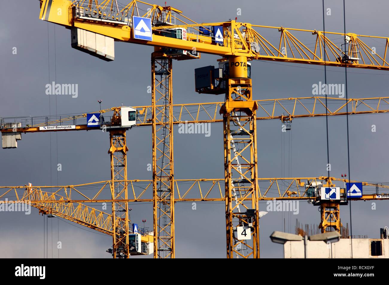 Hochtief Building High Resolution Stock Photography And Images Alamy