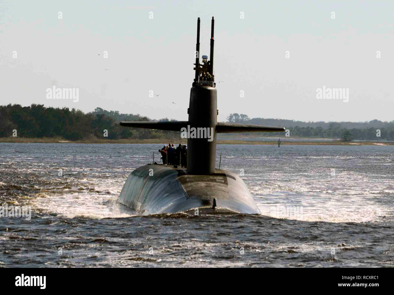 The Ohio-class ballistic-missile submarine USS Tennessee (SSBN 734 ...