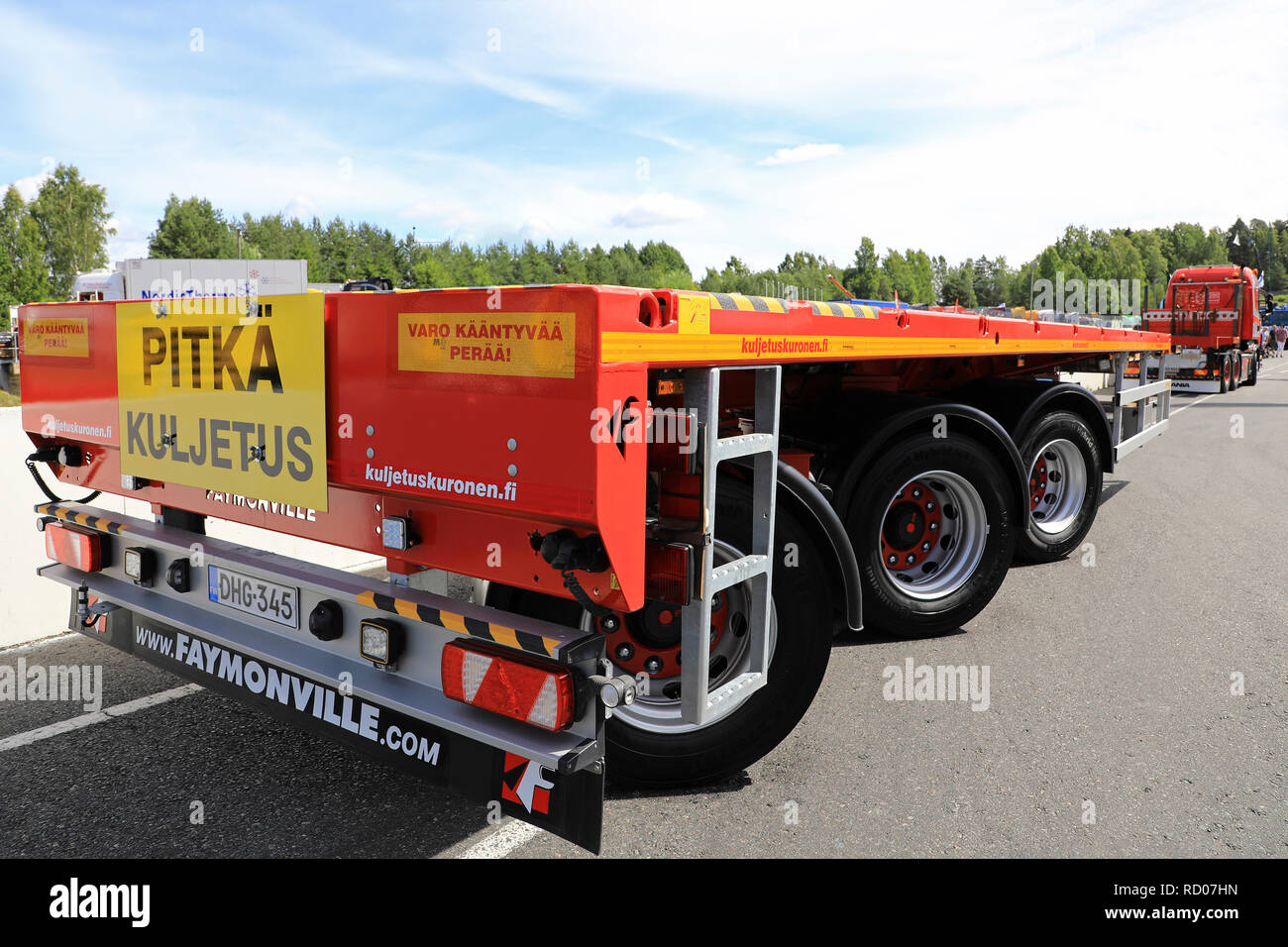 IKAALINEN, Finlandia - Agosto 9, 2018: blanco R fletes de camiones Scania  Starfly personalizados con accesorios ligeros en camiones del convoy para  poder mostrar la carretilla 2018 Fotografía de stock - Alamy