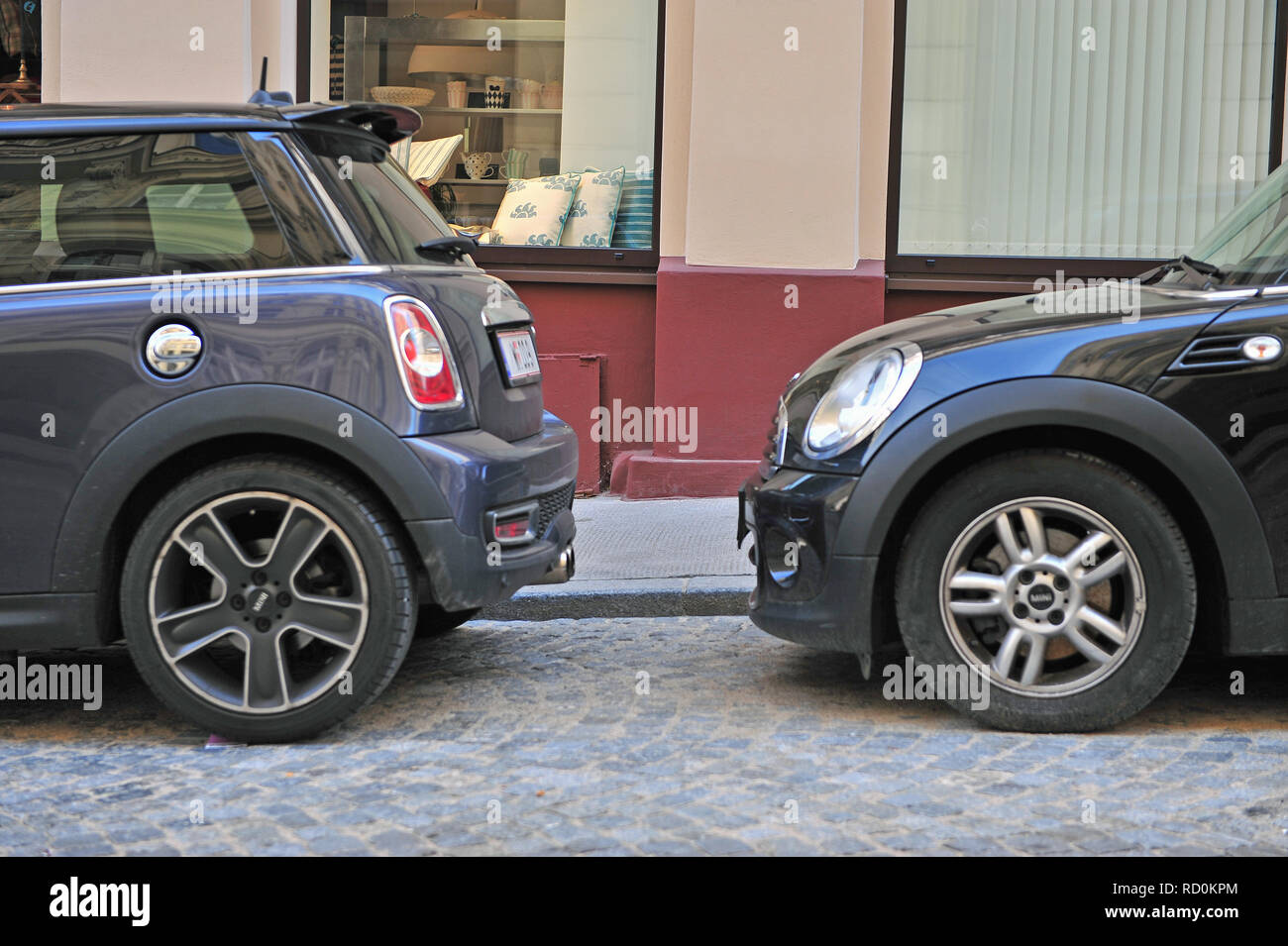 Two cars driveway hi-res stock photography and images - Alamy