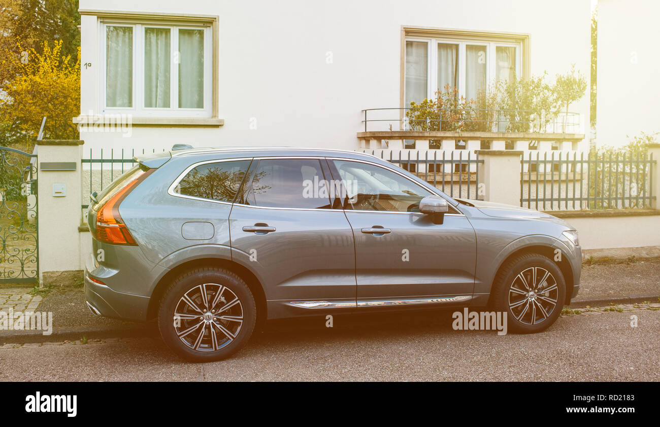 PARIS, FRANCE APR 8, 2018: Side view of luxury Volvo XC60 SUV parked on a  French calm street. Volvo. New XC60 is the car of the Year Stock Photo -  Alamy