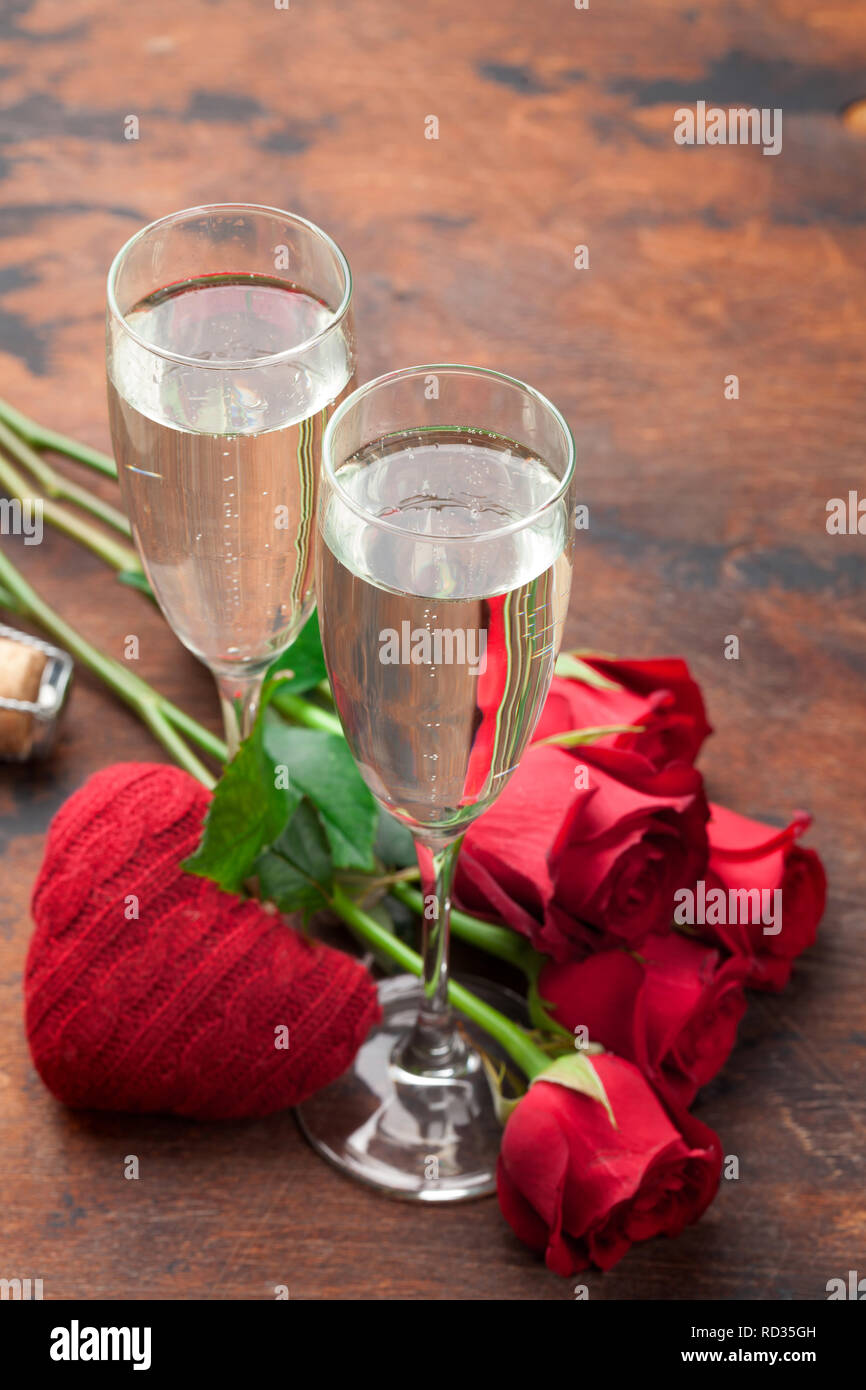 Valentine's day greeting card with red rose flowers bouquet and ...