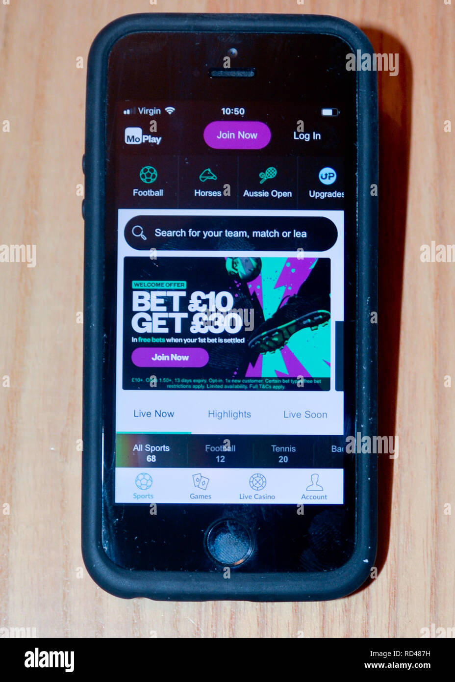 MoPlay gambling app on a smart phone Stock Photo