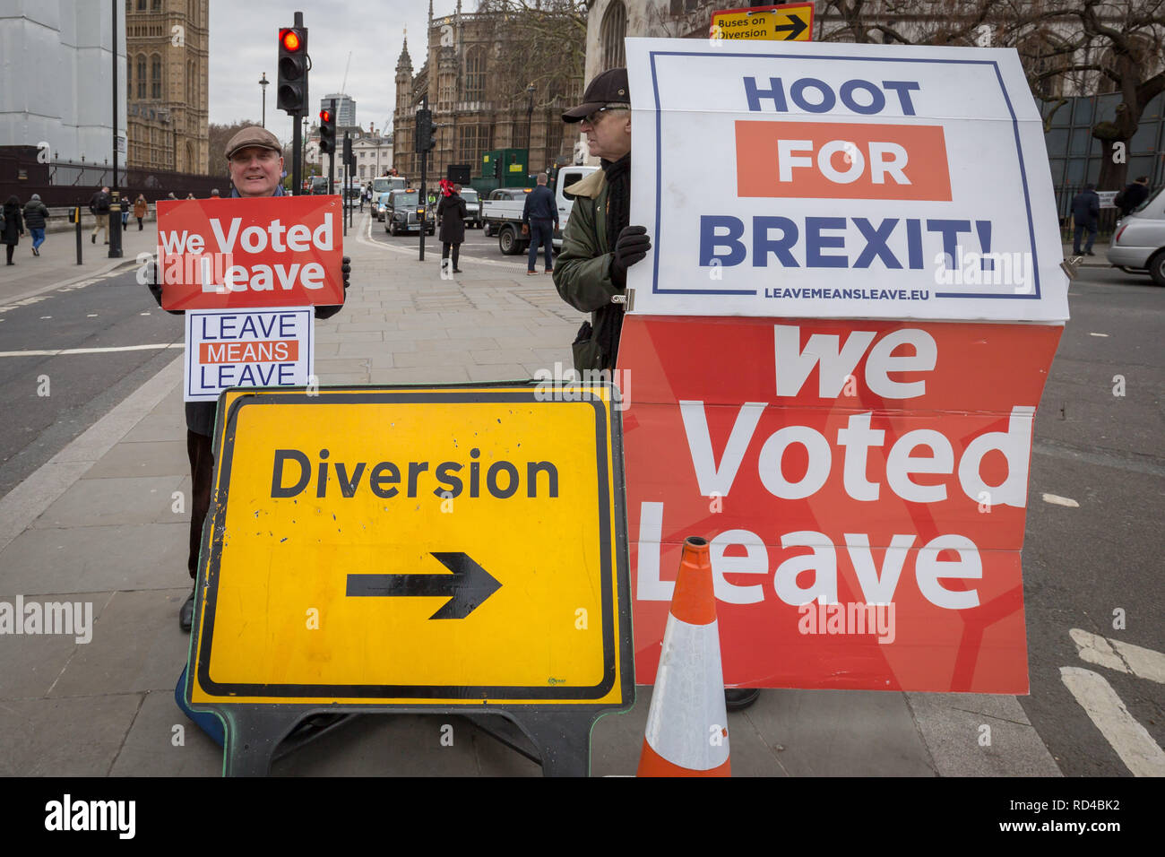 London, UK. 15th January 2019. Pro-Brexit and Remain protest groups outside Westminster's Parliament buildings on the day of the ‘meaningful vote’ on Prime Minister’s Theresa May’s Brexit withdrawal deal. Credit: Guy Corbishley/Alamy Live News Stock Photo