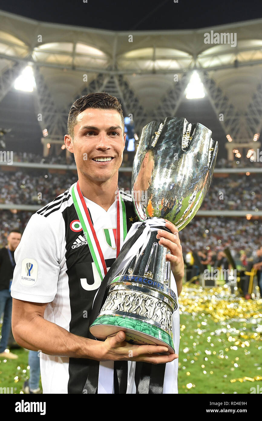 Saudi arabia super cup hires stock photography and images Alamy