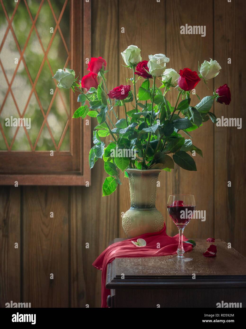 Still life with bouquet of garden roses Stock Photo - Alamy
