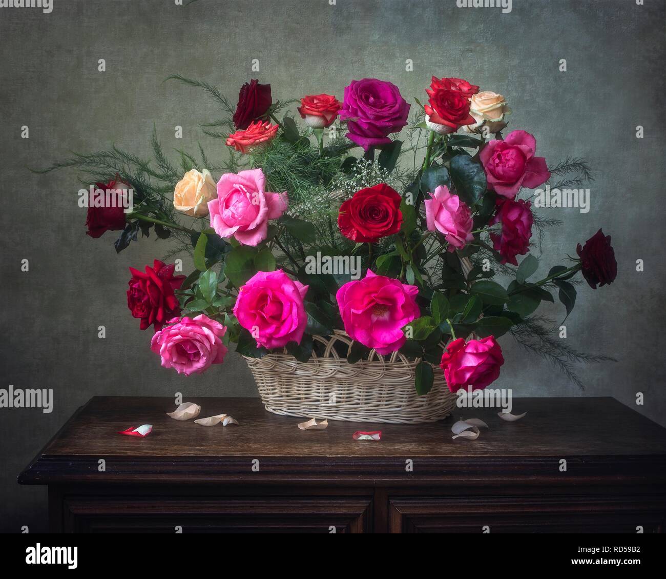 Still life with bouquet of garden roses Stock Photo - Alamy