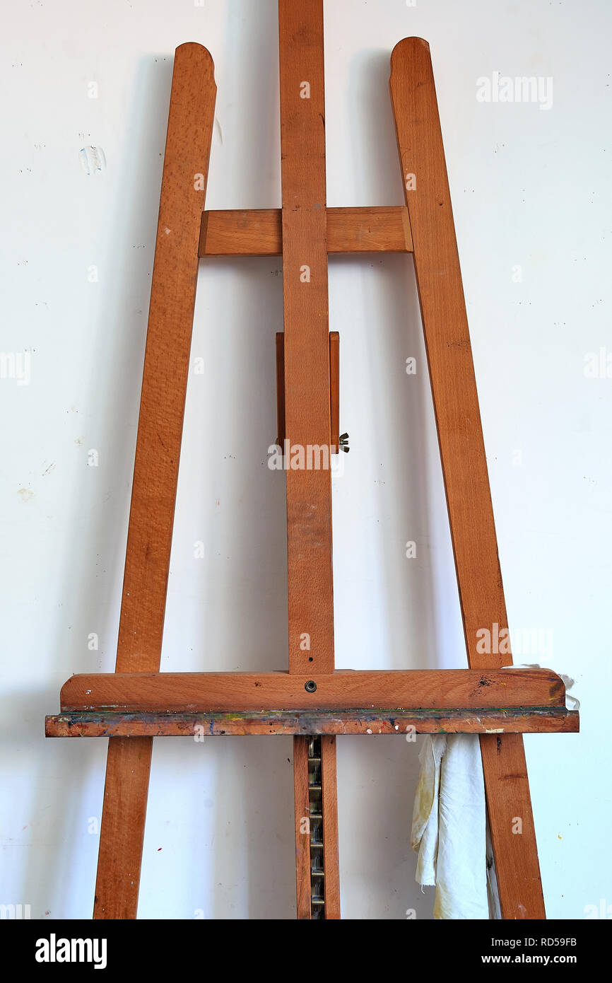 Painters easel hi-res stock photography and images - Alamy