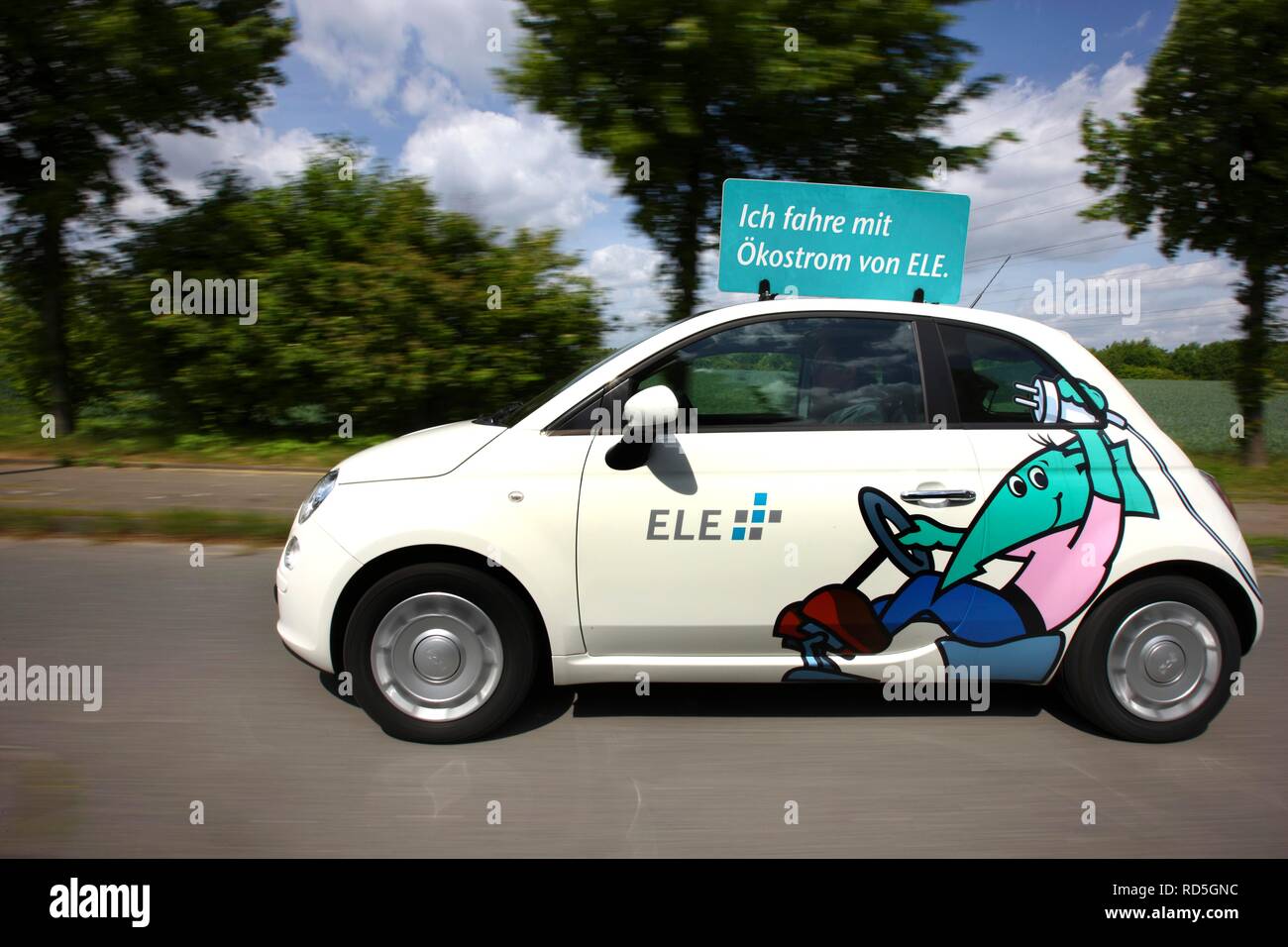 Electric car of the Emscher Lippe Energie GmbH, ELE, type Fiat 500, at a  charging station, Gelsenkirchen, North Rhine-Westphalia Stock Photo - Alamy