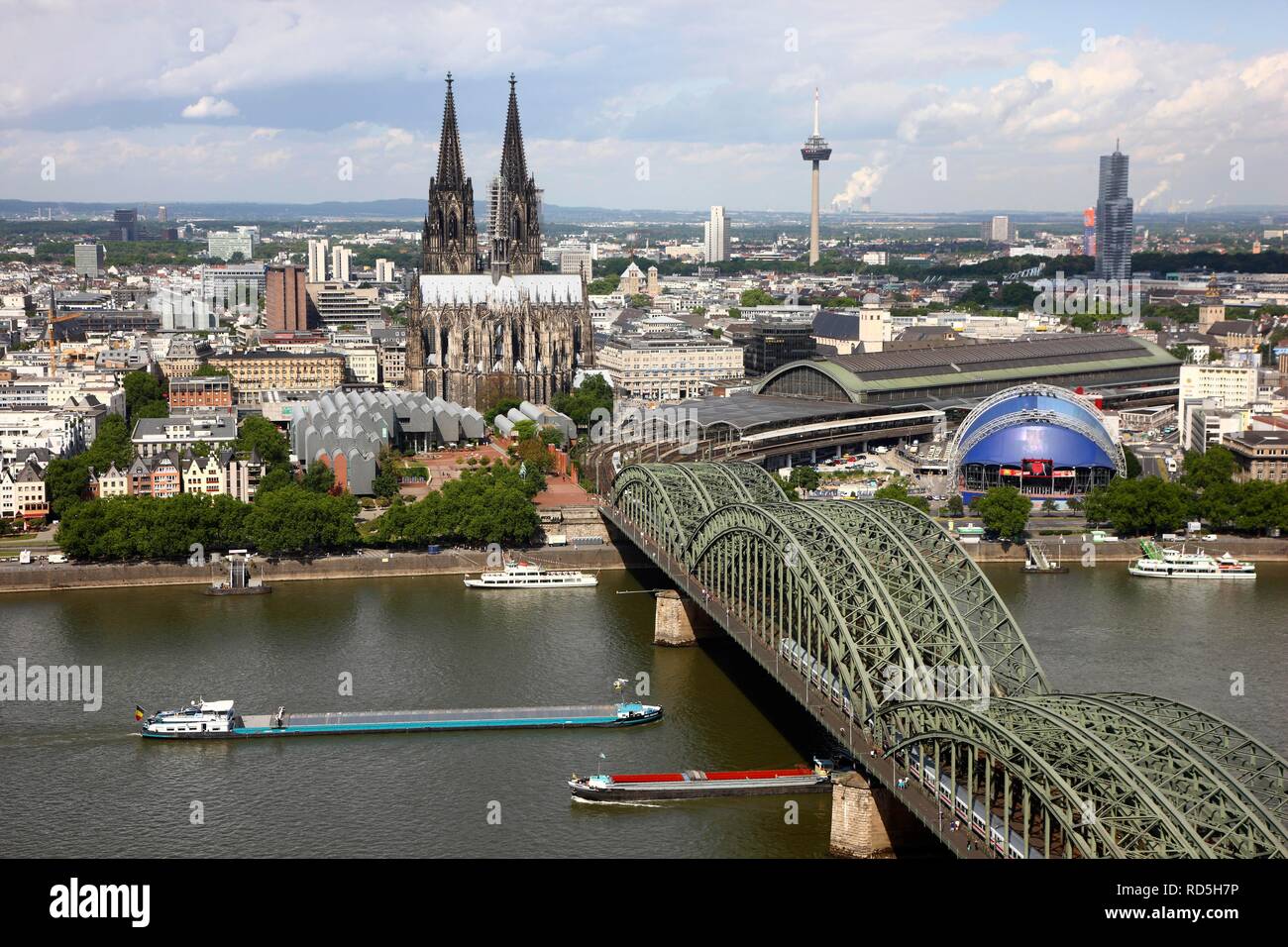 Cologne city centre with cathedral and Hohenzollern Bridge, Museum Ludwig, Rhine, Main Station, Musical Dome Koeln Stock Photo