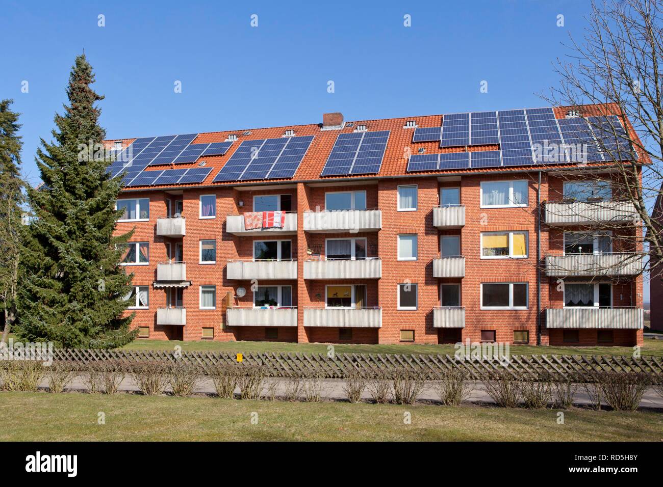 Photo-voltaic system on the roof of a house, Suedergellersen, Lueneburg, Lower Saxony Stock Photo