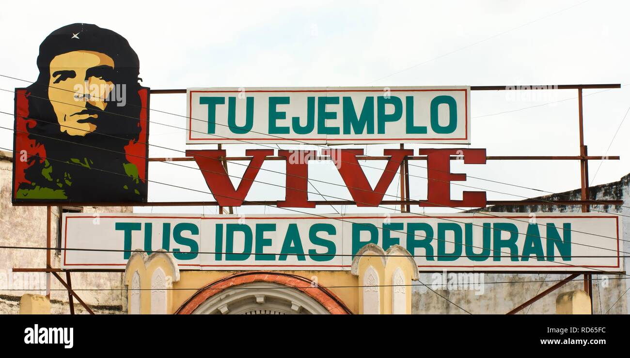 Revolutionary slogan with a portrait of Ernesto Che Guevara, Cienfuegos, Cuba Stock Photo
