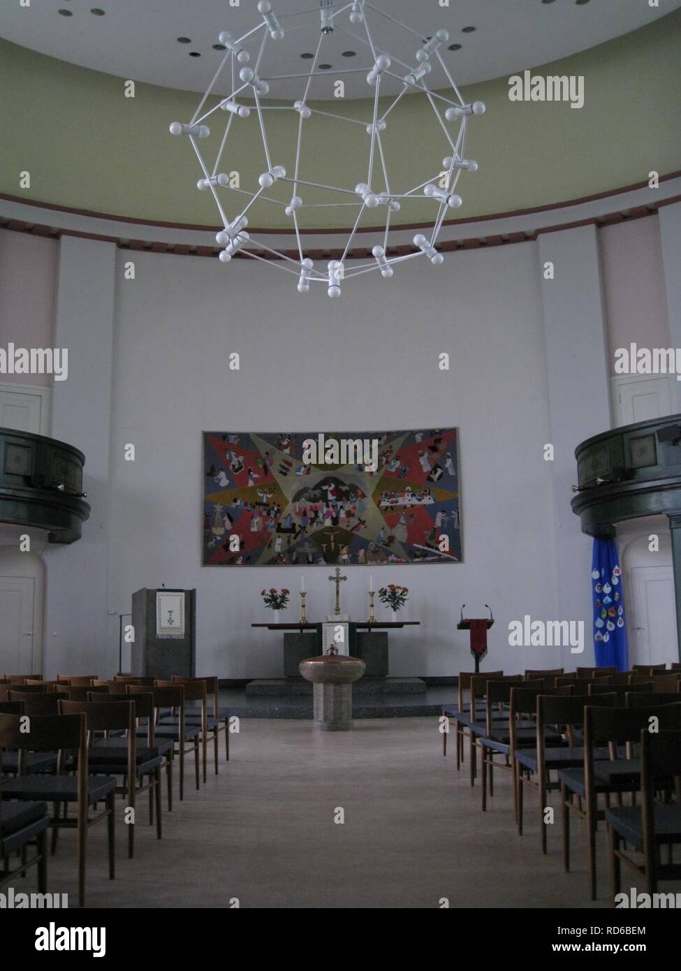 Altar der Johanneskirche (BerlinLichterfelde Stock Photo Alamy