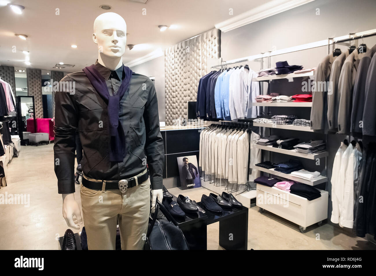 Johannesburg South Africa April 27 11 Interior Of An Up Market Men S Fashion Clothing Retail Store Stock Photo Alamy Johannesburg South Africa April 27 11 Interior Of An Up Market Men S Fashion Clothing Retail Store Stock Photo Alamy