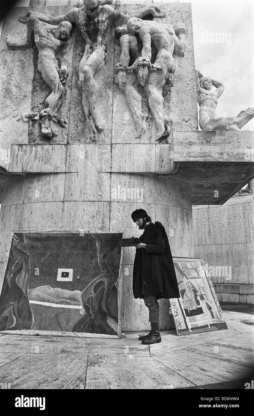 Amerikaanse kunstschilder George Yalick schildert op Nationaal monument op de Da, Bestanddeelnr 923-2821. Stock Photo