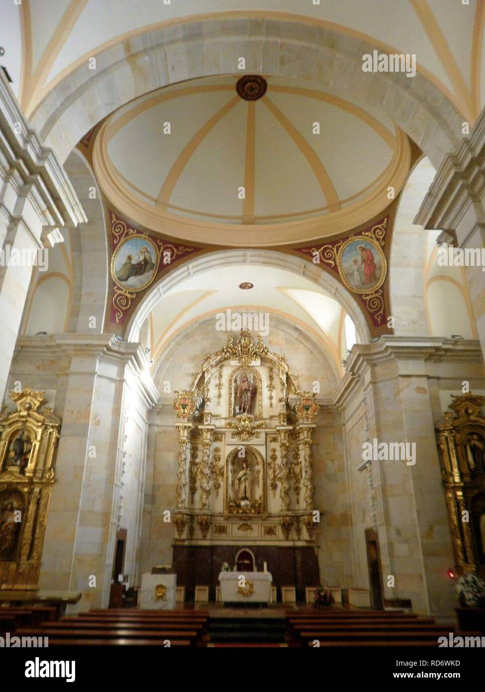 Amorebieta-Echano - San Juan Bautista de Larrea (Santuario-Convento) de la Virgen del Carmen 27 Stock Photo - Alamy Amorebieta-Echano - San Juan Bautista de Larrea (Santuario-Convento) de la Virgen del Carmen 27 Stock Photo - Alamy