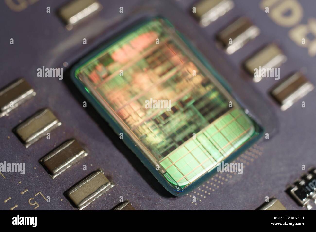 AMD Athlon K7 Thunderbird A0900AMT3B AFFA 0031RPBW Stock Photo - Alamy