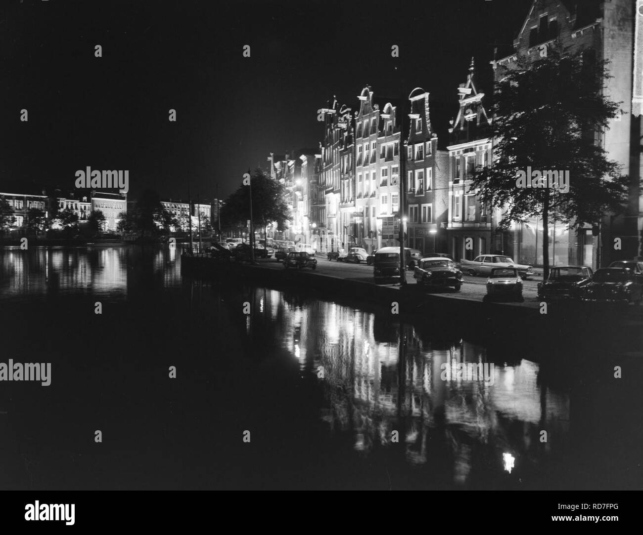 Amsterdam grachtenverlichting, Bestanddeelnr 915-2609. Stock Photo