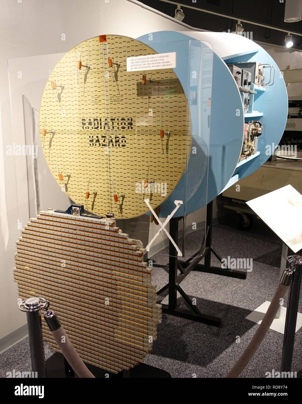 ANAPG63, view 1, Xband pulsedoppler radar, Hughes Aircraft, 1973