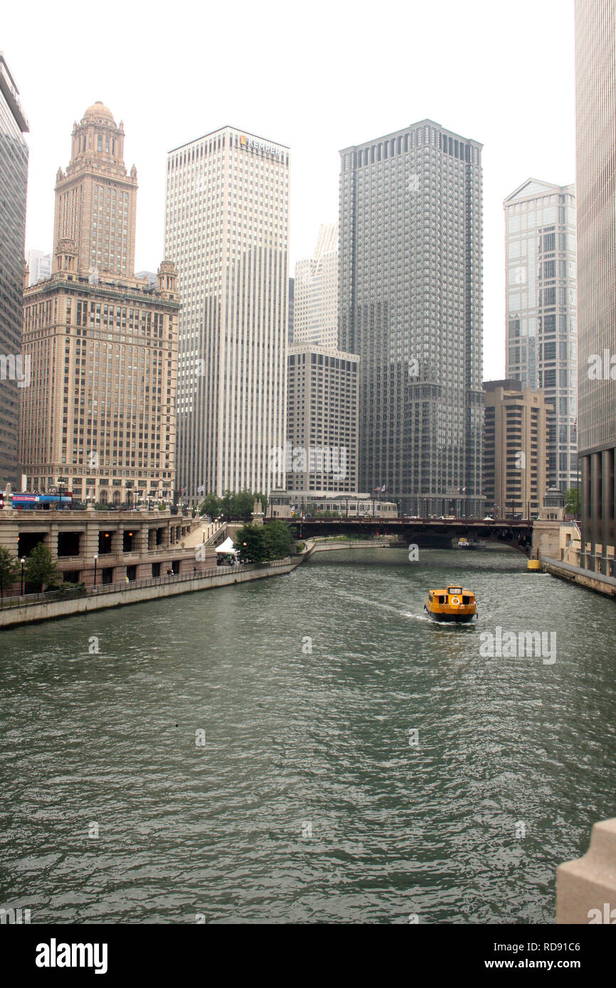Chicago River seen from Michigan Ave (DuSable Bridge) in Chicago, IL, USA Stock Photo