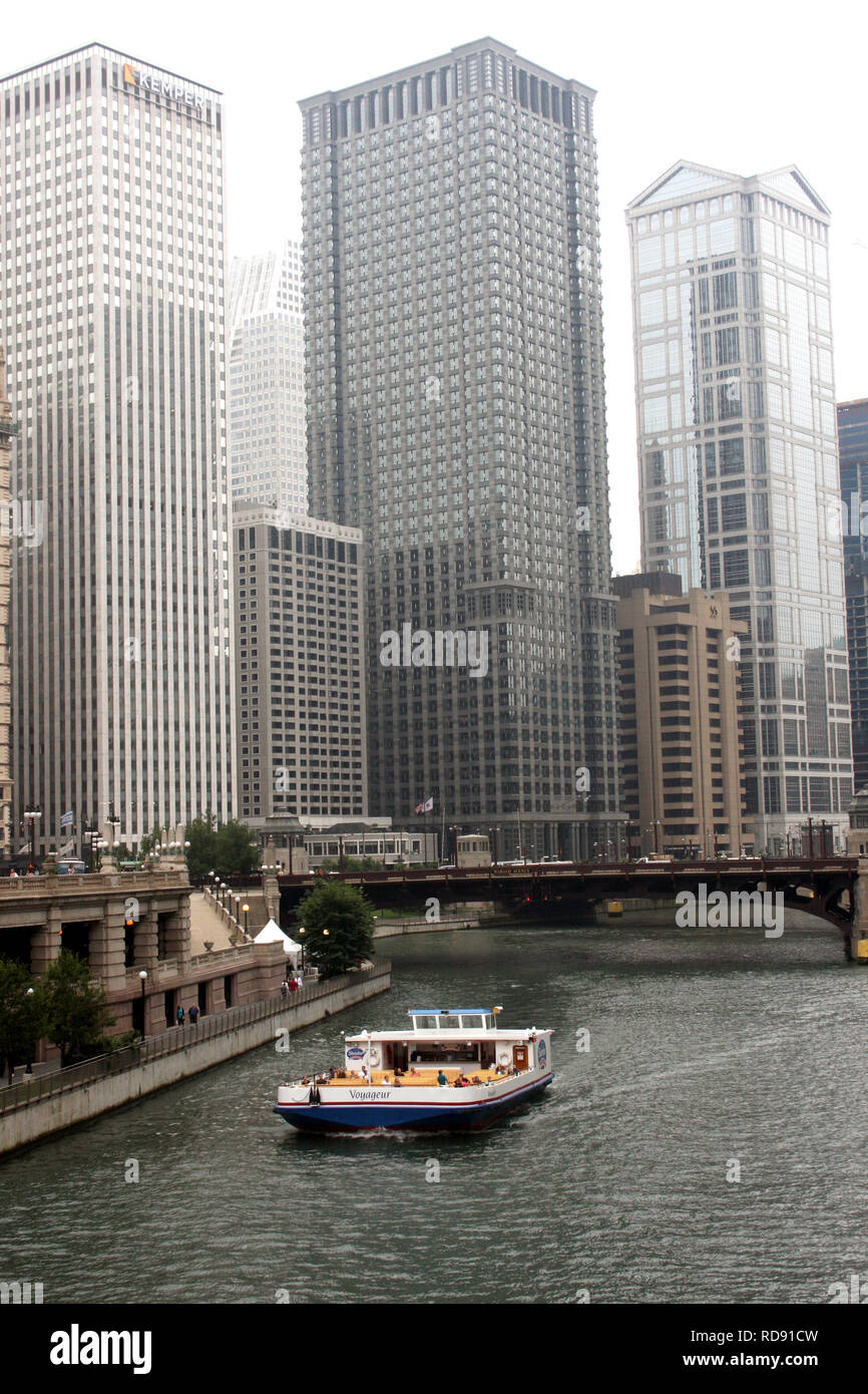 Chicago River seen from Michigan Ave (DuSable Bridge) in Chicago, IL, USA Stock Photo
