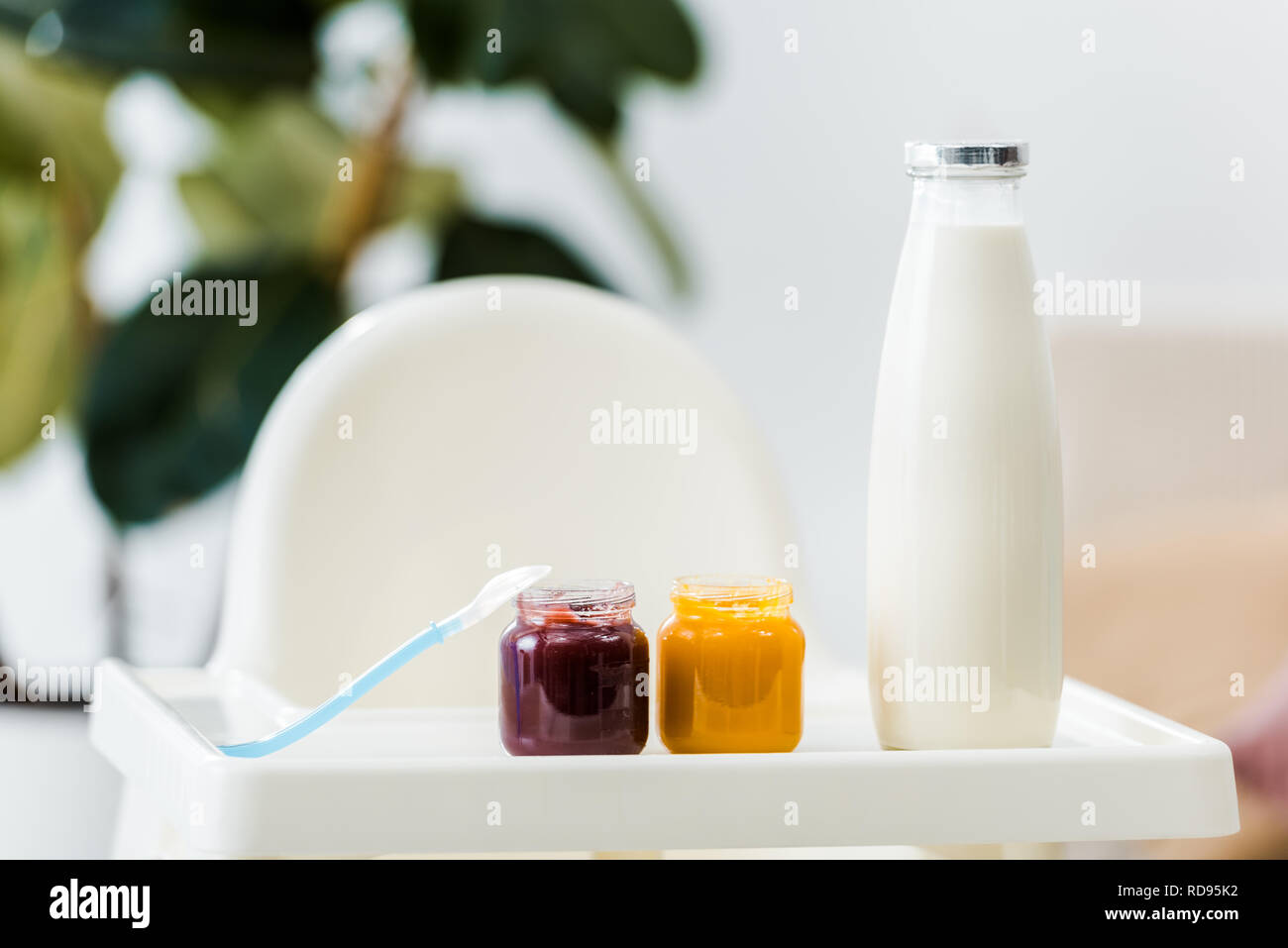 Baby food jars hi-res stock photography and images - Alamy