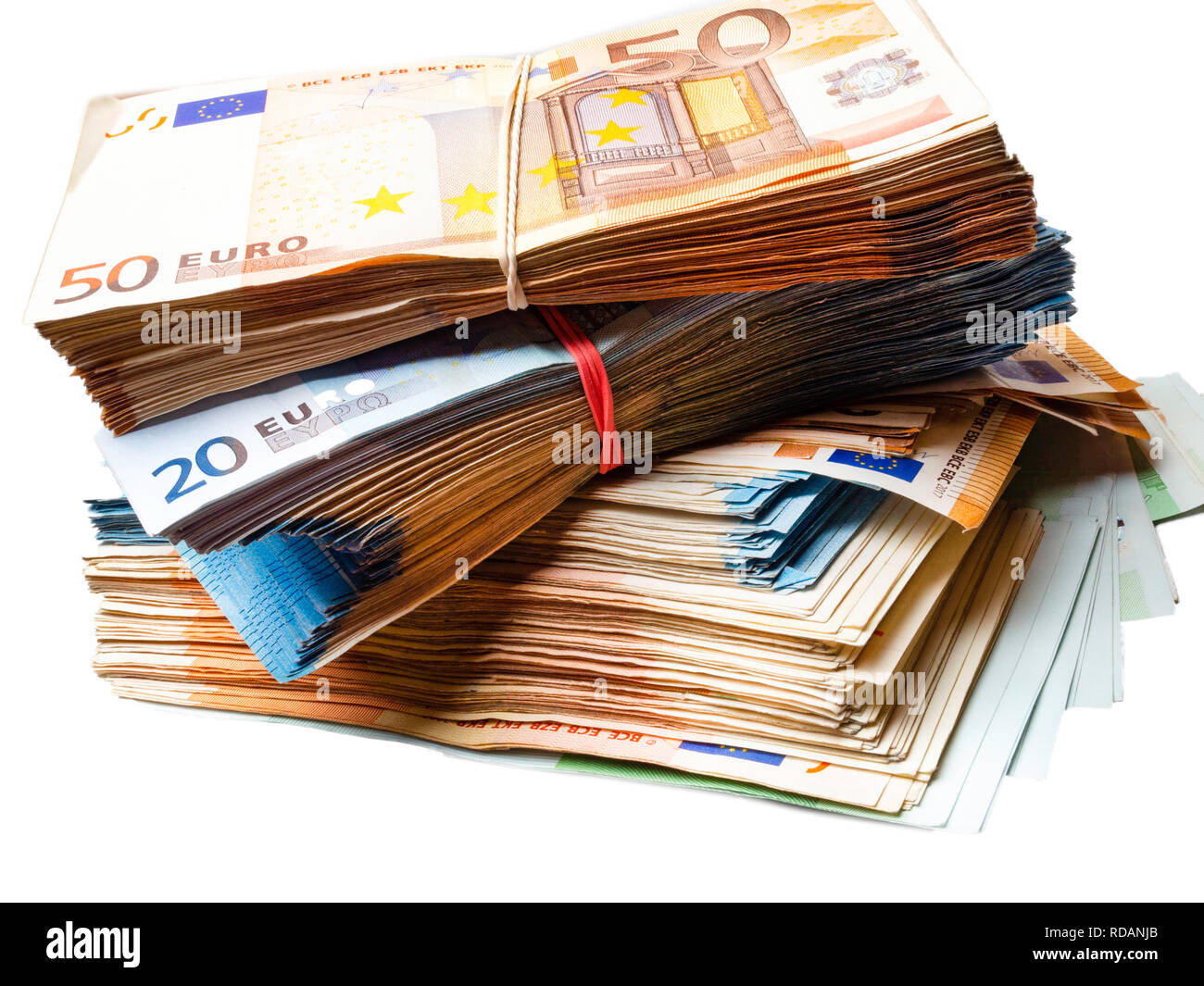 Tiền châu Âu – Bạn đã bao giờ nghĩ đến việc du lịch và mua sắm nơi một quốc gia sử dụng đồng tiền châu Âu chưa? Chúng tôi có những hình ảnh đẹp mắt về các đồng tiền châu Âu, từ euro đến bảng Anh, để giúp bạn hình dung.