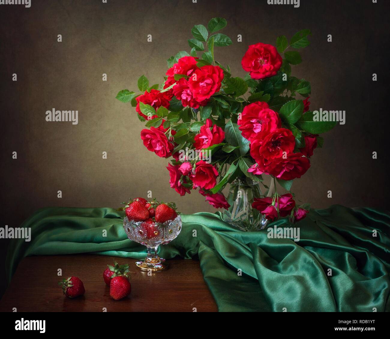 Still life with a bouquet of spray climbing roses Stock Photo - Alamy