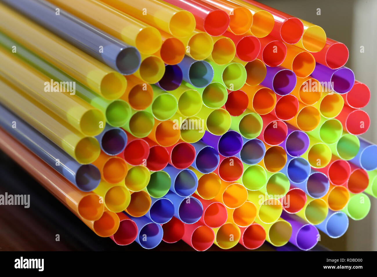 Plastic straws hires stock photography and images Alamy