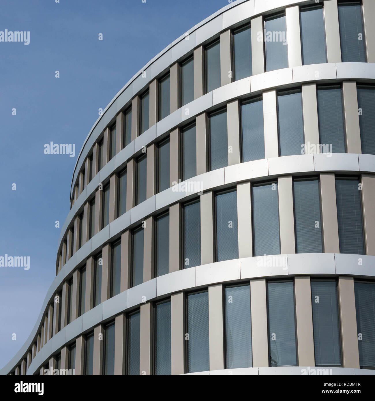 Modern metal building facade hi-res stock photography and images - Alamy